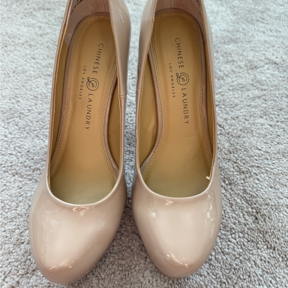 Chinese Laundry Women's Cream Pumps